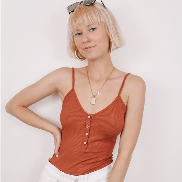 Nicolette Tank - Picture 2 of 3